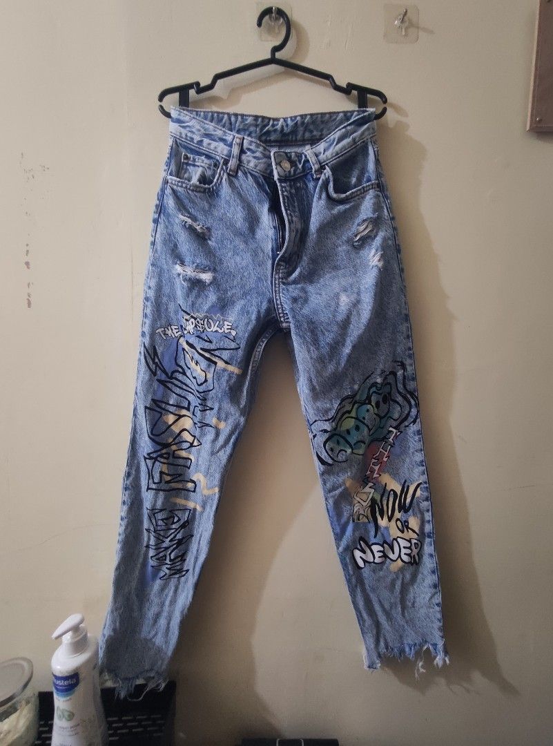 Graffiti Printed Bershka Mom Jeans (Category: Jeans) located in Amadeo. Submitted by gr.nqld97 (Listing ID 1365313593, Image 3). Description: Preloved Bershka Mom Jeans, fits xs to small frame. ankle pants mom jeans denim.