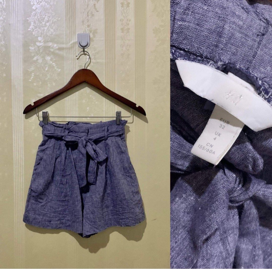 H&H Short (highwaist! (Category: Shorts) located in Binan City. Submitted by mcsolis (Listing ID 1365477593, Image 1). Description: Preloved H&M W: 26-27.