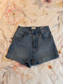 (Category: ) located in . Submitted by vvvvviolet (Listing ID 1365460918, Image 1). Description: .