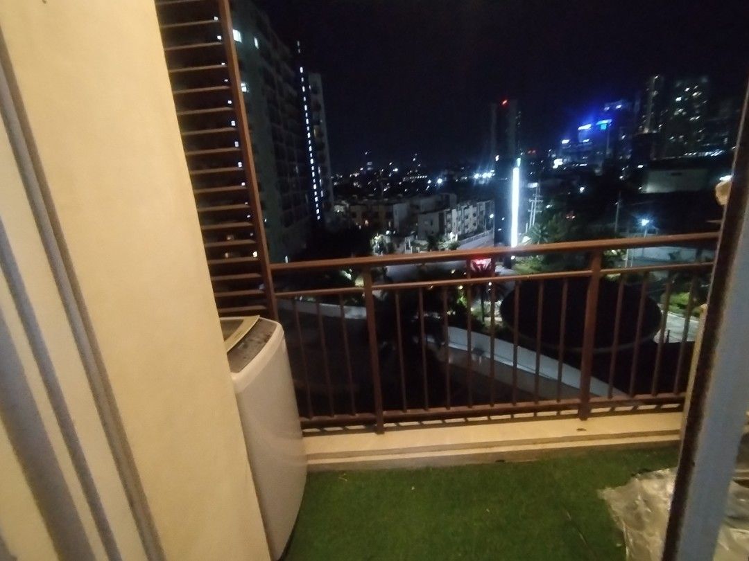 Ibiza tower (Category: Apartments & Condos) located in Makati City. Submitted by lleomars (Listing ID 1365437727, Image 2). Description: ✨ Best deal ever ✨ ☑️ Ready for Occupancy ☑️ For SALE Cash/Bank financing👌 🎯 Ibiza tower is Located at Circulo Verde Phase 1, Calle Industria st. Barangay Bagumbayan, Quezon City (near and walkable to Eastwood City) A 51 Sqm Loft unit 1 br 1 stock room 1 cr 1 living area 1 dinning area Has a 3sqm Balcony Featu