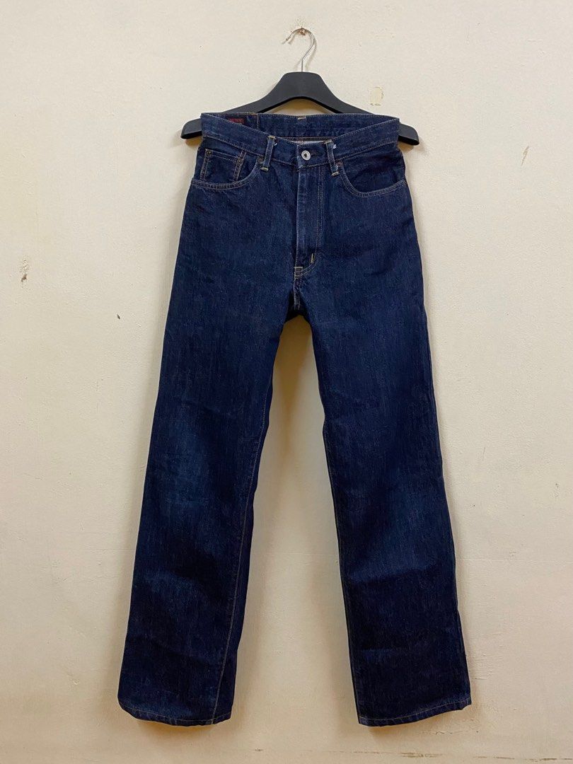 JEANS SELVEDGE BY SOMETHING (Category: Jeans) located in Johor Bahru. Submitted by abs_bundle01 (Listing ID 1365473028, Image 2). Description: ASSALAMUAILAIKUM / FOR SALE 🔰JEANS SELVEDGE BY SOMETHING 🌀MANUAL : 26 🌀LENGHT : 43.5 🌀PEHA : 11 LUTUT 9.5 KAKI 9 🌀REGULAR STRAIGHT 🌀CONDITION : WARNA BIRU GELAP KAKI BAWAH ADA PECAH SIKIT 💰120 SIAP POS 🚩BERMINAT PM .