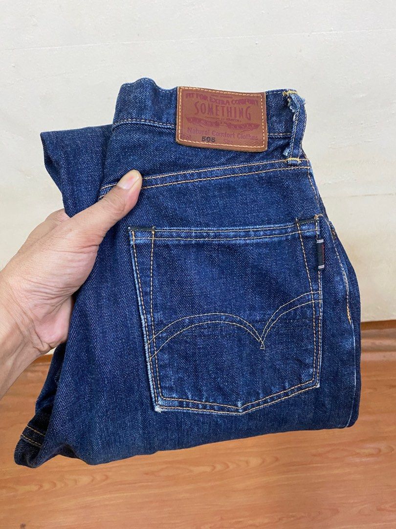 JEANS SELVEDGE BY SOMETHING (Category: Jeans) located in Johor Bahru. Submitted by abs_bundle01 (Listing ID 1365473028, Image 1). Description: ASSALAMUAILAIKUM / FOR SALE 🔰JEANS SELVEDGE BY SOMETHING 🌀MANUAL : 26 🌀LENGHT : 43.5 🌀PEHA : 11 LUTUT 9.5 KAKI 9 🌀REGULAR STRAIGHT 🌀CONDITION : WARNA BIRU GELAP KAKI BAWAH ADA PECAH SIKIT 💰120 SIAP POS 🚩BERMINAT PM .