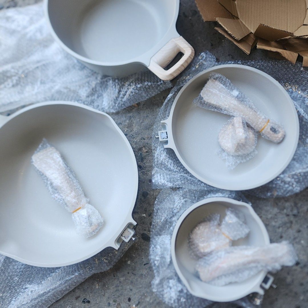 Kitchenware Set (Category: Cookware & Accessories) located in Bulacan. Submitted by leileilei09 (Listing ID 1365319491, Image 3). Description: - brandnew!.