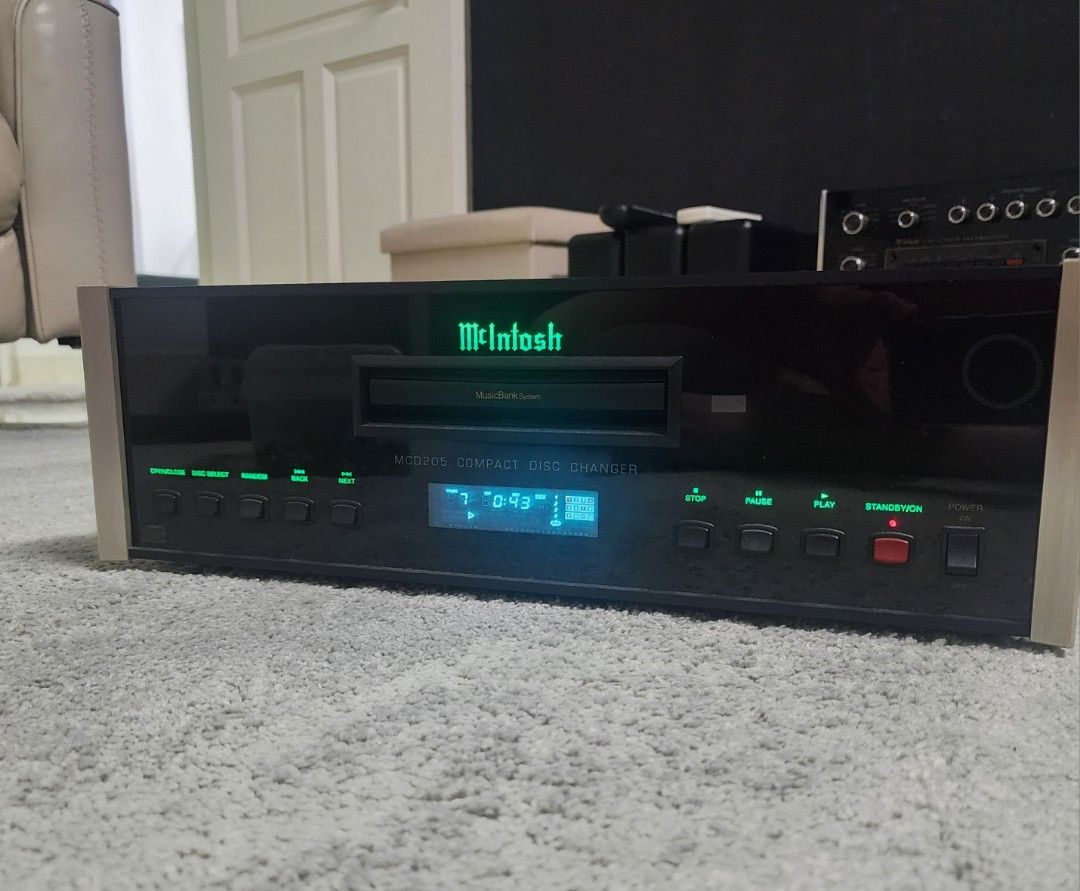 Mcintosh mcd 205 music bank cd player. (Category: Soundbars, Speakers & Amplifiers) located in Singapore. Submitted by ourpuggy (Listing ID 1365320375, Image 2). Description: item in good condition, all new leds, cone with original remote controller, local unit. be pampered by this lovely mechanism. Performance Features: • Advanced Transport The new MusicBank Mechanism with direct loading, provides safe and gentle disc handling for up to five dis
