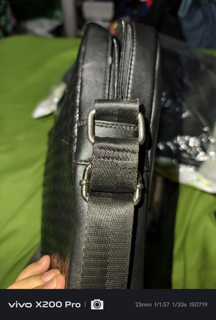 McJim Authentic Medium sling bag Bottega like (Category: Sling Bags) located in Manila. Submitted by simonchkies (Listing ID 1365412522, Image 3). Description: Selling this McJim Sling bag Medium Bottega like design Authentic pinatahi ko na ung sa right sling kasi natanggal. matibay na siya. around 95% smooth. Meetups at Bocaue bulacan, Trinoma, Tutuban Mall Slightly negotaible RFS: nakabili ng mas malaki.