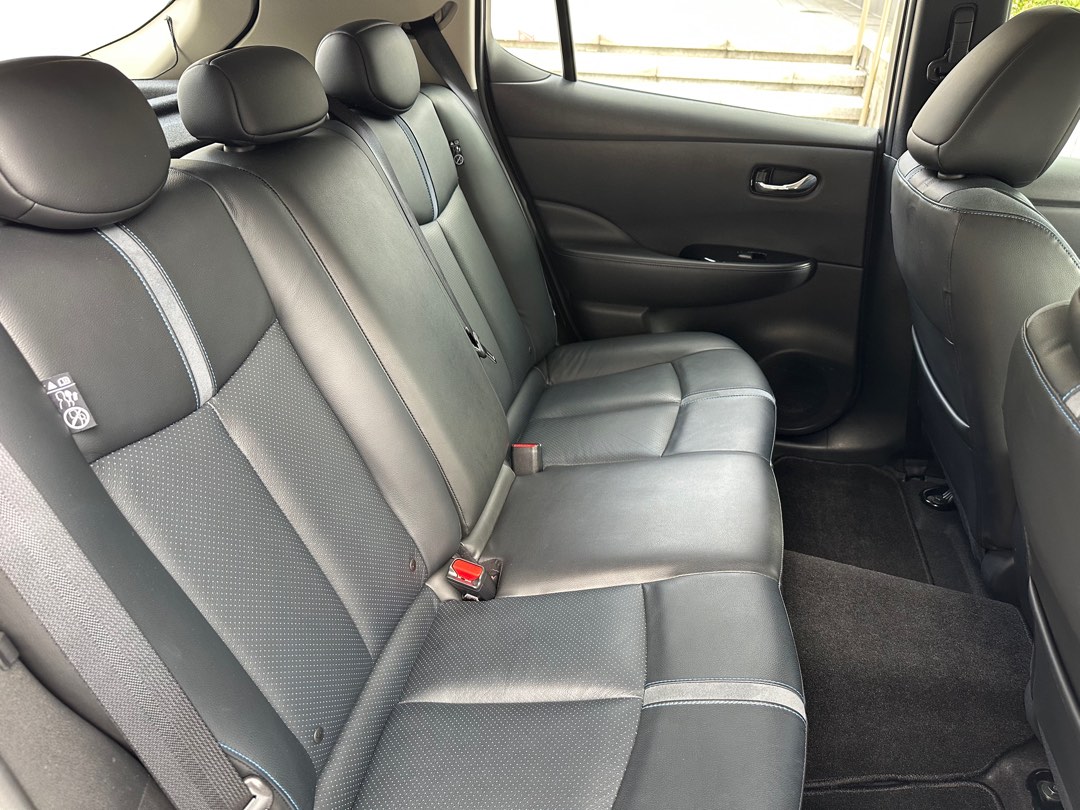 Nissan Leaf Luxury electric car auto62863131795459112