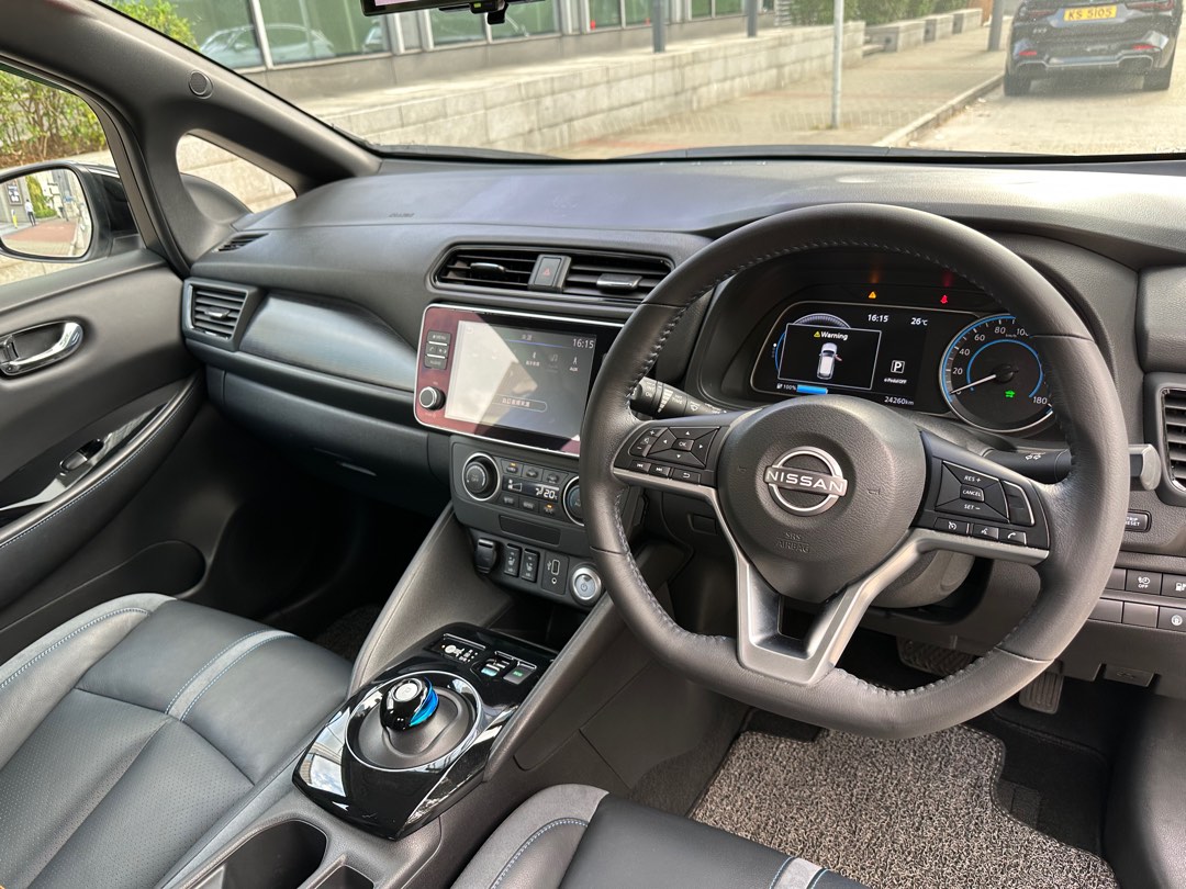 Nissan Leaf Luxury electric car auto62863131795459111