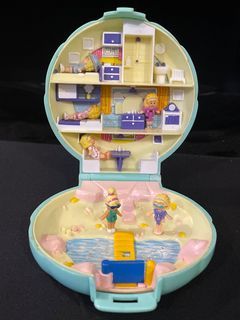 Polly pocket 1989 polly’s beach house