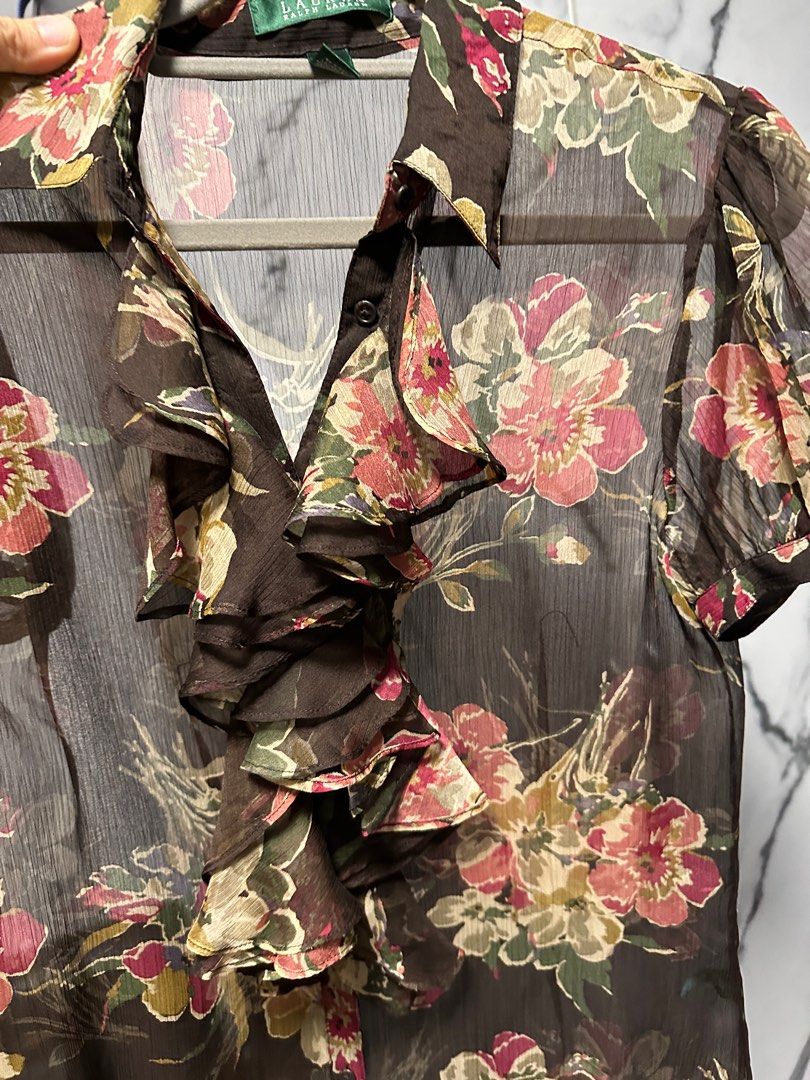 Ralph Lauren RL Sheer Ruffle Top (Category: Blouses) located in Paranaque City. Submitted by kryptonnyte (Listing ID 1365435884, Image 3). Description: Size XS on tag but fits small as well Lowballers and demanding/unreasonable potential buyers will be ignored. Please don’t ask for the last price if you are not going to purchase the item. Let’s not waste each other’s time ☺️ .