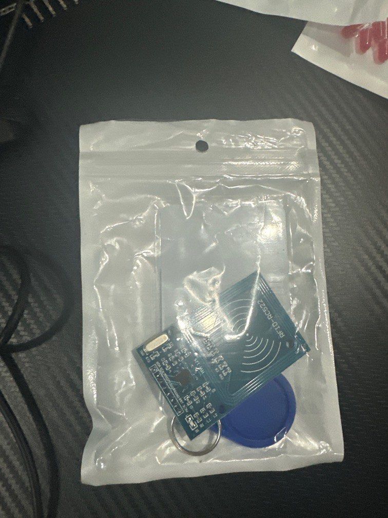 RFID module RC522 (Category: Other Accessories) located in Singapore. Submitted by jasontodd1134 (Listing ID 1365468921, Image 1). Description: Used for project.