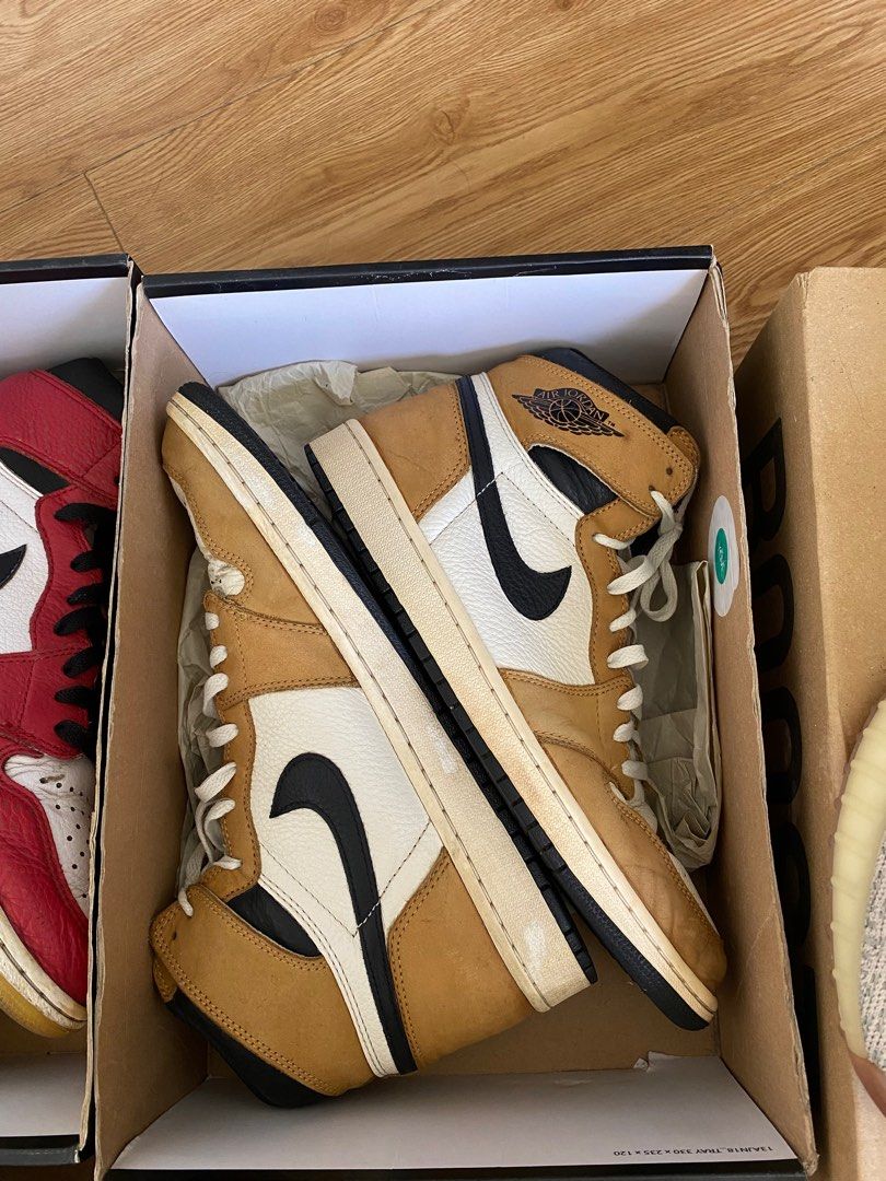 Roty and LSG (Category: Sneakers) located in Caloocan City. Submitted by beanbean17 (Listing ID 1365352405, Image 2). Description: Rookie of the year size 11 Min seps 3495 Light smoke grey Size 10.5 Used twice 3495.