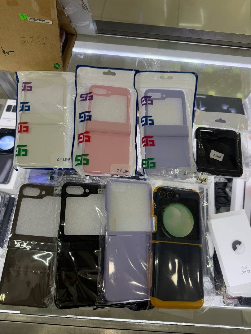 Samsung Z flip 6 Case 250-500 (Category: Cases & Sleeves) located in San Juan City. Submitted by rjean02 (Listing ID 1318845048, Image 2). Description: Samsung z flip 5 case brandnew greenhills area.