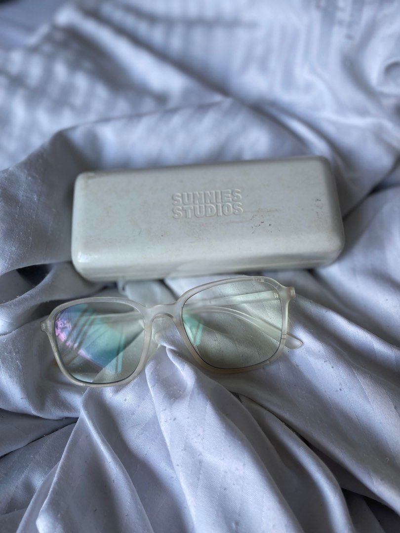 Sunnies Studios Anti Rad (Category: Sunglasses & Eyewear) located in Cainta. Submitted by rewearbytsarina (Listing ID 1365328489, Image 1). Description: please see attached photos for quality. - comes with hard case - bought it year 2021 - no last price. gcash payment only..