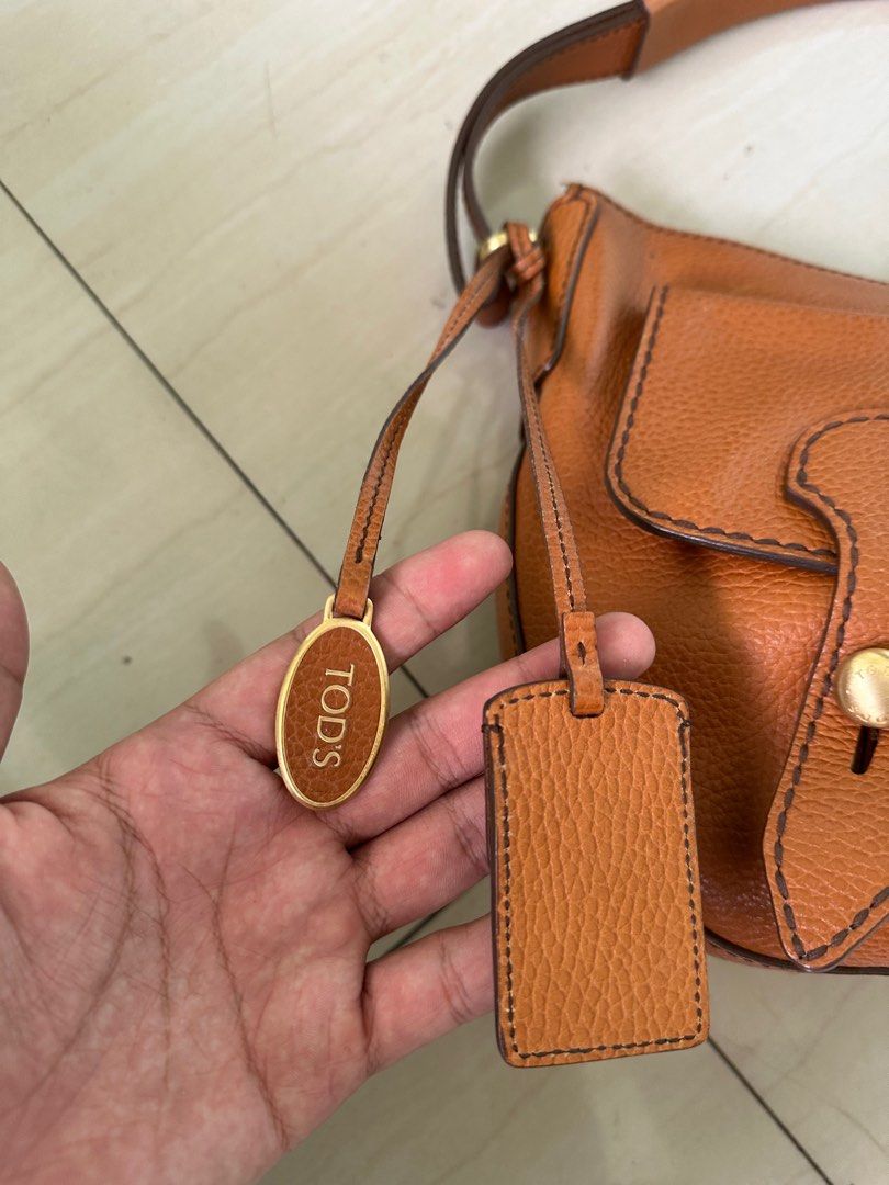 TODS (Category: Luxury Bags & Wallets) located in Zamboanga. Submitted by davidrubi (Listing ID 1365469462, Image 3). Description: Pm me.