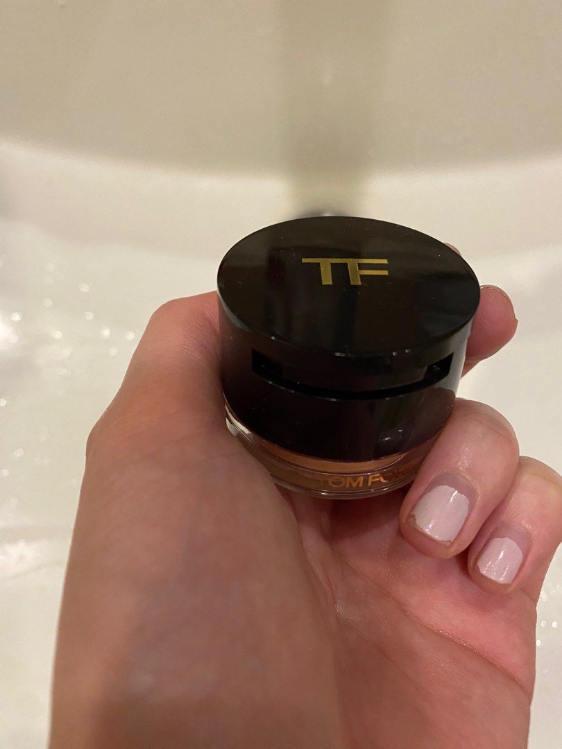 Tom Ford Eye Primer Duo (Category: Makeup) located in San Juan City. Submitted by closet.clean.up96 (Listing ID 1365408620, Image 1). Description: Past manuf.