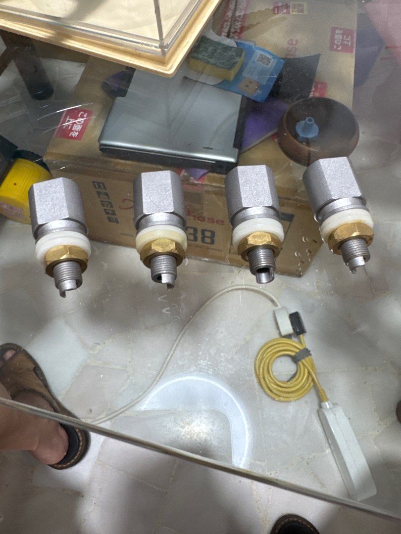 Triangle speaker binding posts with locks (Category: Other Audio Equipment) located in Singapore. Submitted by franlu (Listing ID 1365341443, Image 2). Description: High quality binding post with locks to lock the banana plugs. $50 per set of 4 pieces..