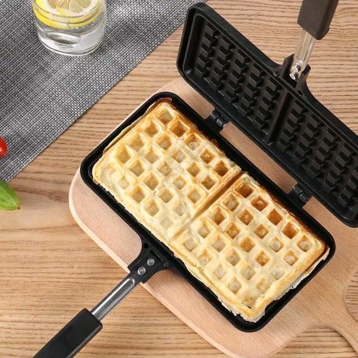 Waffle maker (Category: Breadmakers) located in Manila. Submitted by marilynabo789 (Listing ID 1365396596, Image 2). Description: .