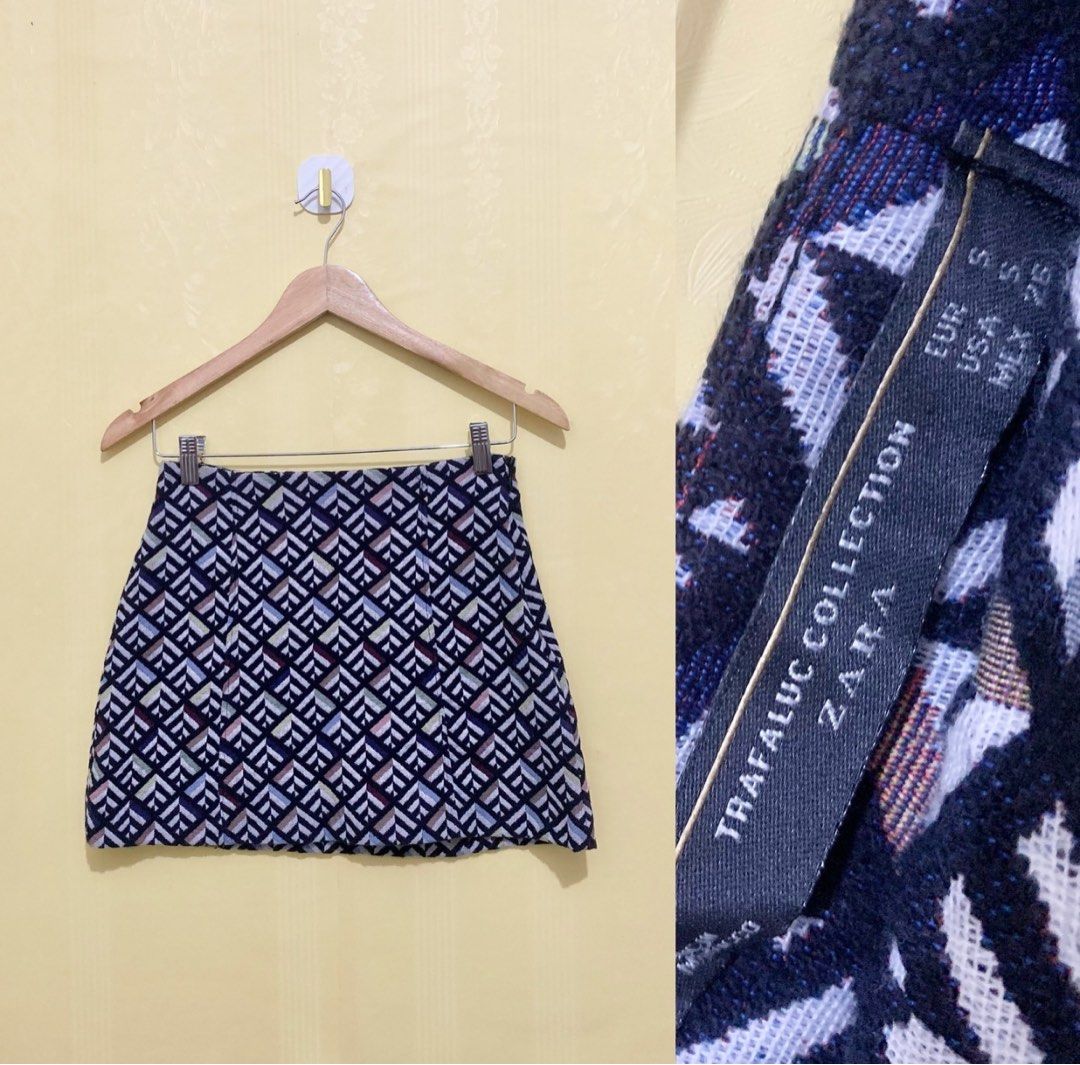 Zara Skirt (Category: Skirts) located in Binan City. Submitted by mcsolis (Listing ID 1365477478, Image 1). Description: Preloved Zara Skirt W: 25-26.