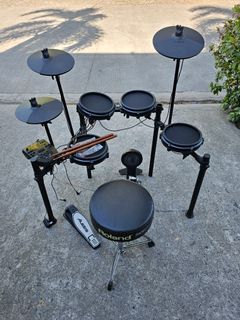Alesis Nitro Mesh Kit
Excellent working condition