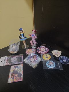 Assorted Love Live and Idol merch Anik-anik