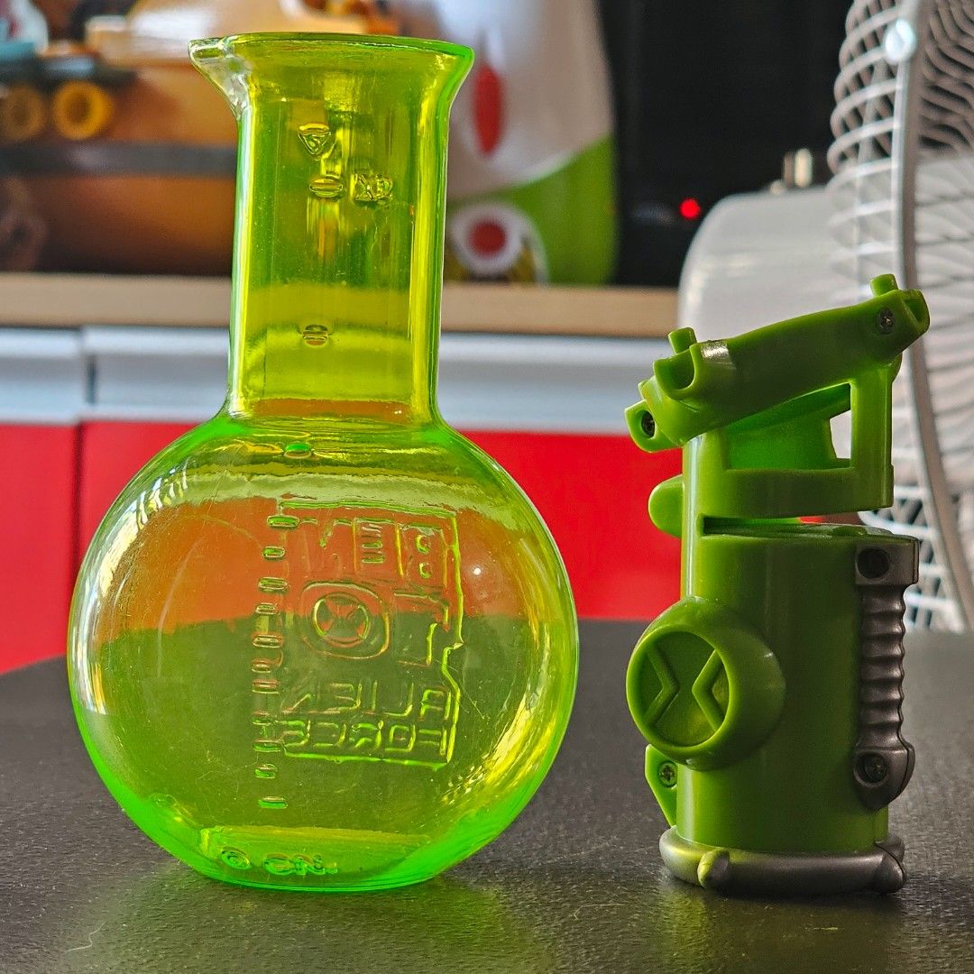 Authentic BEN 10 Fluorescence Flask Laboratory Set of 2 Cartoon Network ...