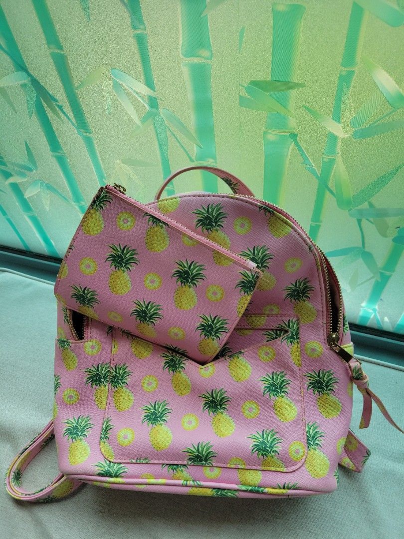 Backpack (Category: Backpacks) located in Singapore. Submitted by lpguo199851881 (Listing ID 1365503516, Image 3). Description: girl' bagpack.