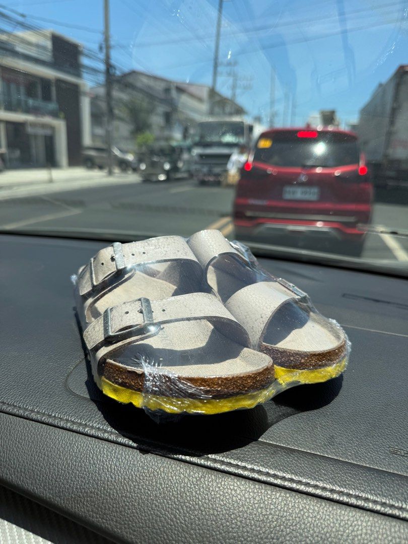 BIRKENSTOCK ARIZONA (Category: Flats & Sandals) located in Calamba. Submitted by jheckitz (Listing ID 1365576859, Image 3). Description: FOR SALE‼️ BIRKENSTOCK ARIZONA NARROW FIT 36 Twice ko lang nagamit. Hindi ako comfortable sa cork. Matagal natambak kaya medyo nadumihan pero pinalinis ko na. .