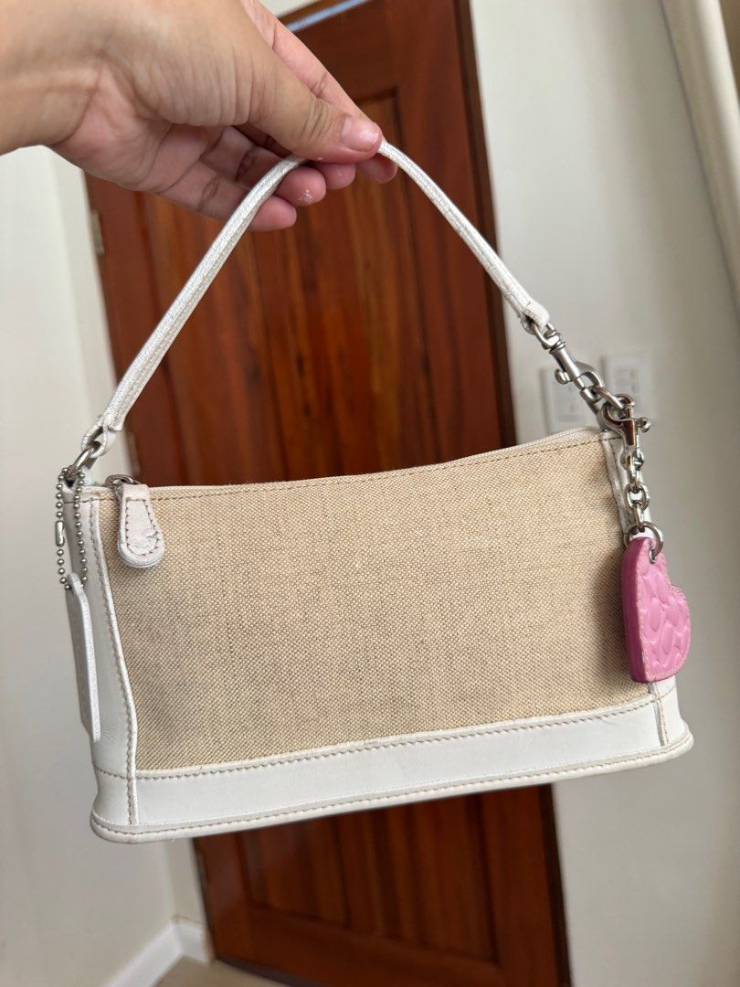 Coach Vintage Bleeker Pochette ❤️ (Category: Luxury Bags & Wallets) located in Bacolod City. Submitted by vintagechic14 (Listing ID 1365614640, Image 1). Description: In very good vintage condition. Made n United States year 2000. No cracks or rip. Normal sign of use only. Clean canvas & interior. DM for inquiries!🤗.