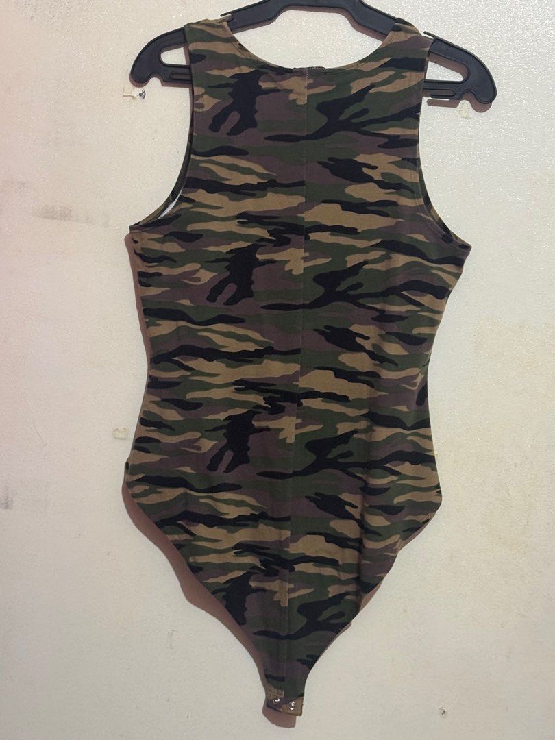 Forever 21 Camouflage Sleeveless Bodysuit (Category: Sleeveless) located in Manila. Submitted by ideclutteranything (Listing ID 1365633479, Image 2). Description: Authentic Forever 21 Camouflage Sleeveless Bodysuit XL - Plus size - please see pic Never worn - but washed already ₱250 only .