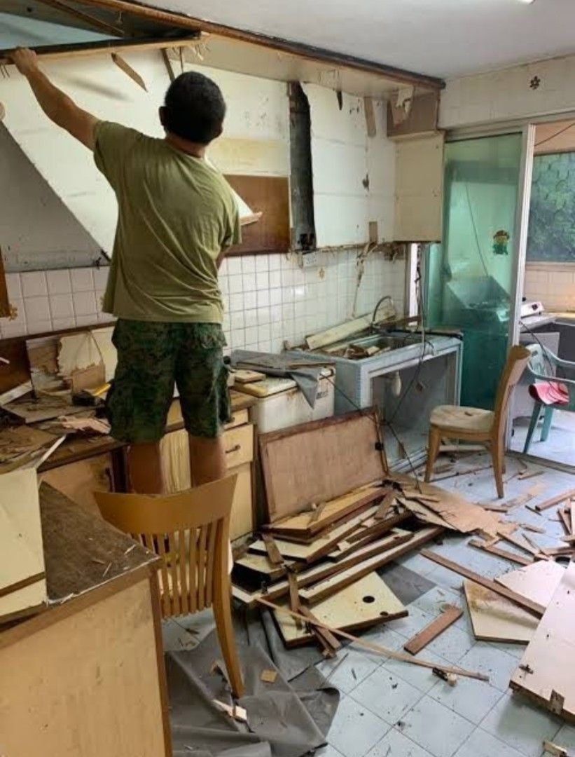 Hacking✅ Dismentle✅ Demolition✅Tiling✅ Cabinet/Partition walls hacking✅ Direct Contractor👷‍♂️ All kind of Renovations SG🇸🇬62863077852802111