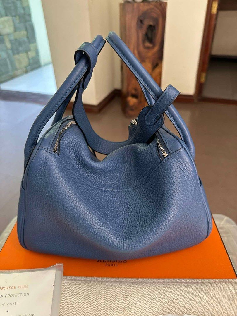 Hermes lindy 26 (Category: Luxury Bags & Wallets) located in Makati City. Submitted by francinefarinas3196 (Listing ID 1365507172, Image 3). Description: 💯 AUTHENTIC LIFETIME MONEYBACK GUARANTEED Stamp A Complete except receipt.