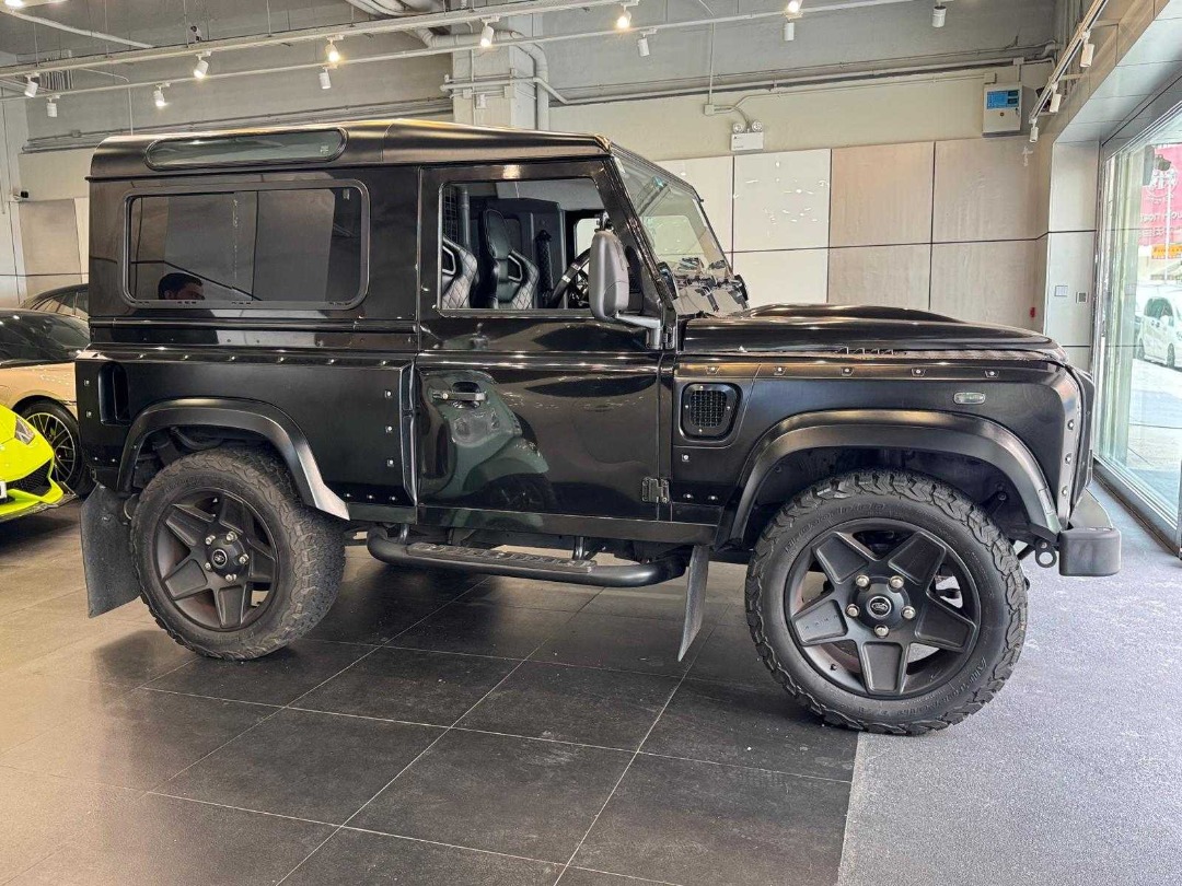 Land Rover  DEFENDER 90 SW Manual62863172974850112