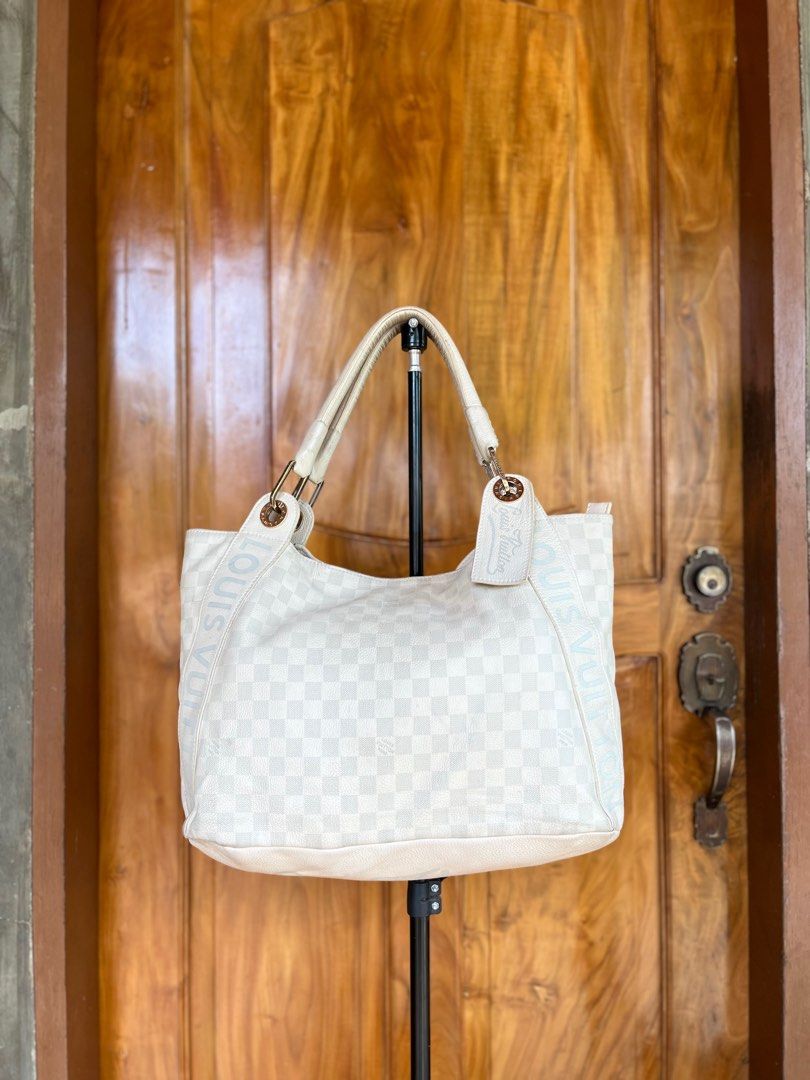 Louis Vuitton White Damier Azur Bag (Category: Luxury Bags & Wallets) located in Sindangan. Submitted by boldgem_c9298e (Listing ID 1365548282, Image 1). Description: Louis Vuitton White Damier Azur Bag is in very Good condition full leather material It has minimal signs of usage as posted in the pictures all detailed pictures are posted.