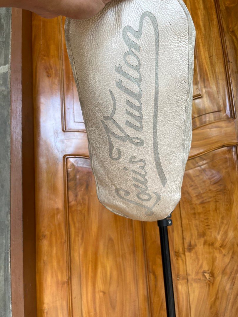 Louis Vuitton White Damier Azur Bag (Category: Luxury Bags & Wallets) located in Sindangan. Submitted by boldgem_c9298e (Listing ID 1365548282, Image 3). Description: Louis Vuitton White Damier Azur Bag is in very Good condition full leather material It has minimal signs of usage as posted in the pictures all detailed pictures are posted.