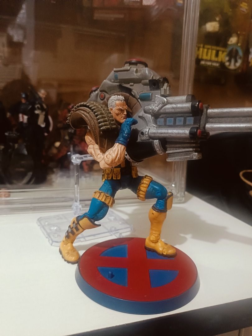 Marvel Legends Toybiz Cable (Category: Figurines & Statues) located in Mandaluyong City. Submitted by schmebulock123 (Listing ID 1365605530, Image 1). Description: Wyswyg Kasama na yung flight stand at base.