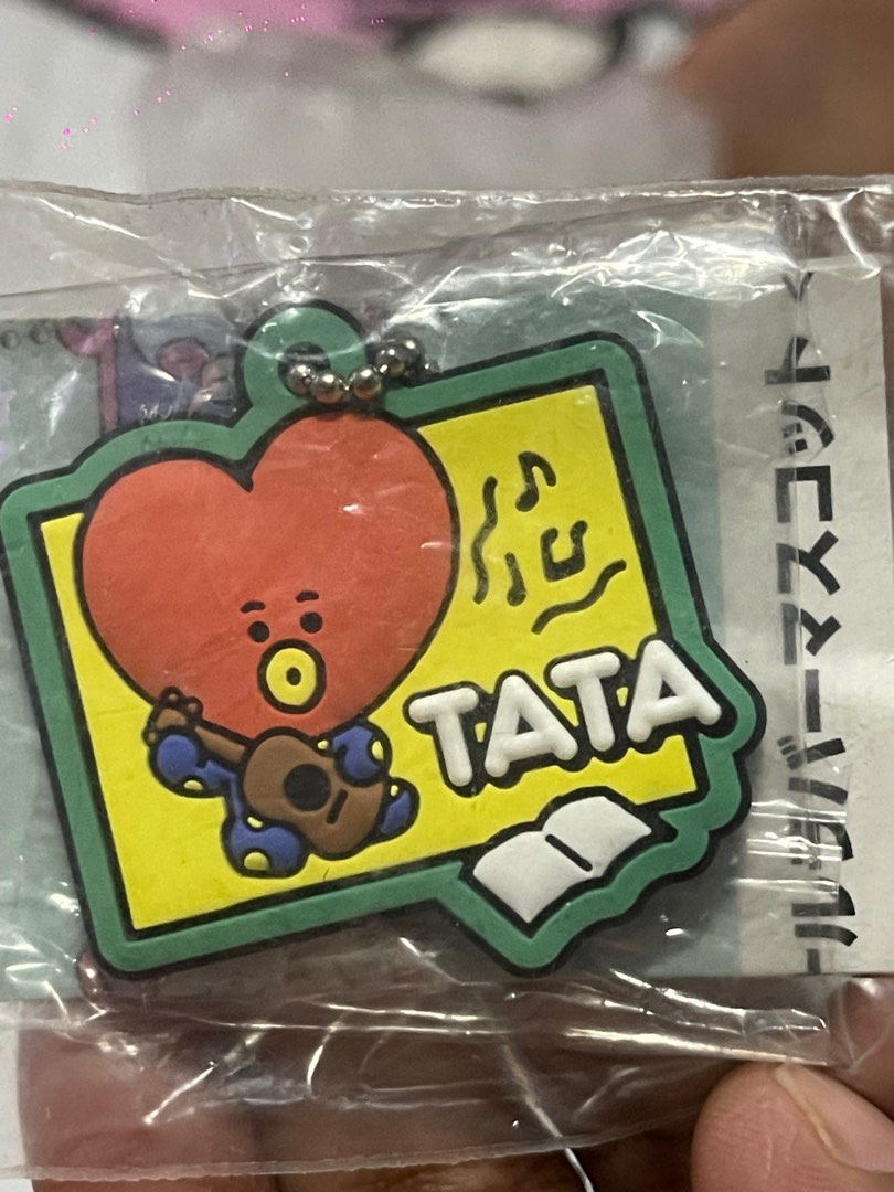 official bt21 rubber keychain tata, Hobbies & Toys, Memorabilia ...