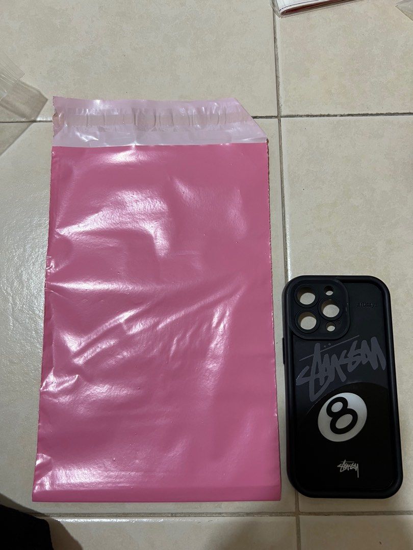 Polymailer (Category: Other Stationery & Craft) located in Singapore. Submitted by me0w2345 (Listing ID 1365504495, Image 3). Description: More than 20pcs i lazy to count Size comparison is with iPhone 13 Pro. 📬 tracked mail $4 🚚 doorstep delivery $9 ❤️‍🔥 FREE DELIVERY for orders above $40 🏠 self pick up at 680009 ❌ no meet ups due to very busy schedule .