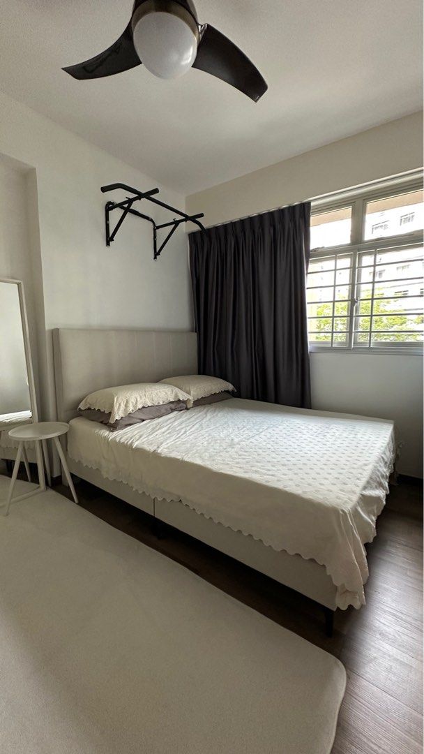Queen sized Bedframe