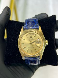 (Category: ) located in . Submitted by royal_collections (Listing ID 1365570886, Image 1). Description: .