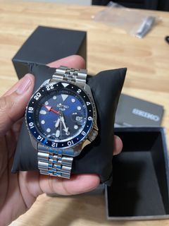 Seiko 5 GMT Batman SSK003K1 with Hirsch Strap