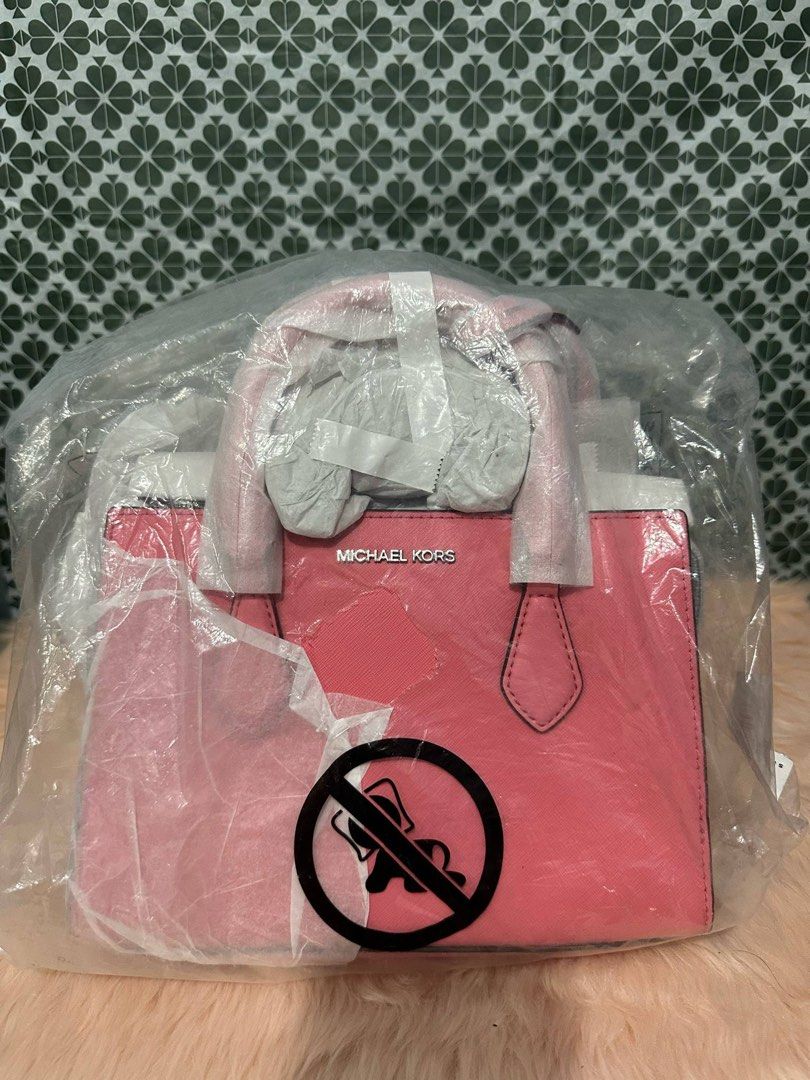Sheila Crossbody (Category: Luxury Bags & Wallets) located in Manila. Submitted by lovieauthenticmerchandise (Listing ID 1365606156, Image 1). Description: .