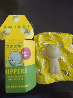 Smiski Hipper [looking out & upside down]