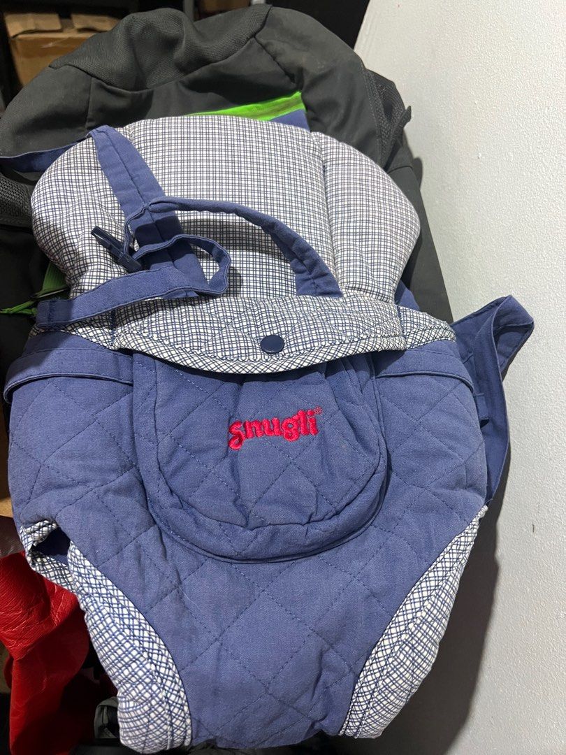 Snugli Baby Soft Carrier (Category: Carriers & Slings) located in Manila. Submitted by zashikibuta13 (Listing ID 1365595555, Image 3). Description: Snugli Soft Baby Carrier Seldom used RFS : Already have a new carrier / outgrown.