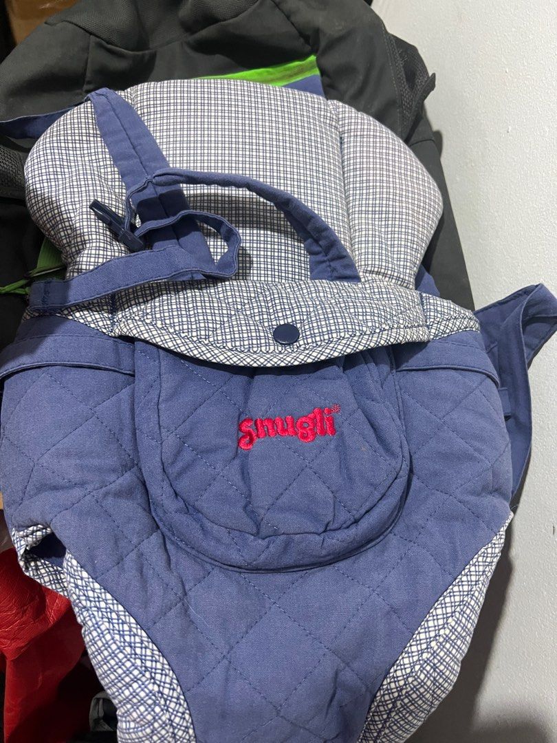 Snugli Baby Soft Carrier (Category: Carriers & Slings) located in Manila. Submitted by zashikibuta13 (Listing ID 1365595555, Image 1). Description: Snugli Soft Baby Carrier Seldom used RFS : Already have a new carrier / outgrown.