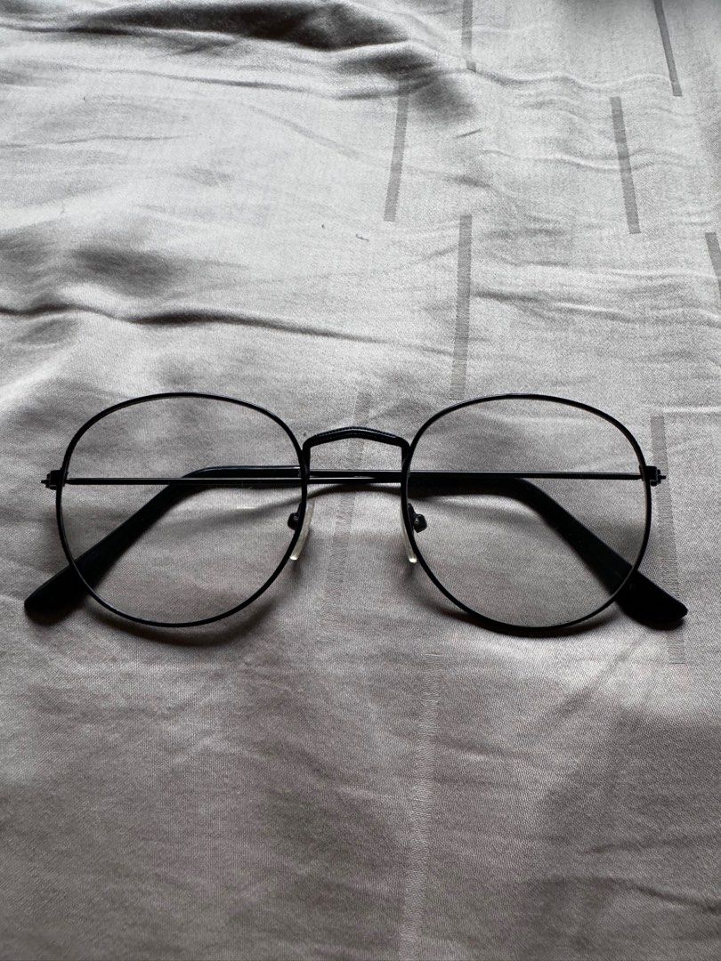 Spectacles frame (Category: Sunglasses & Eyewear) located in Singapore. Submitted by smolljbean (Listing ID 1365497913, Image 1). Description: wts Spectacle / Glasses Frame (no degree lens) 1 for $1 meetup ONLY at Ubi mrt mailing $2 .