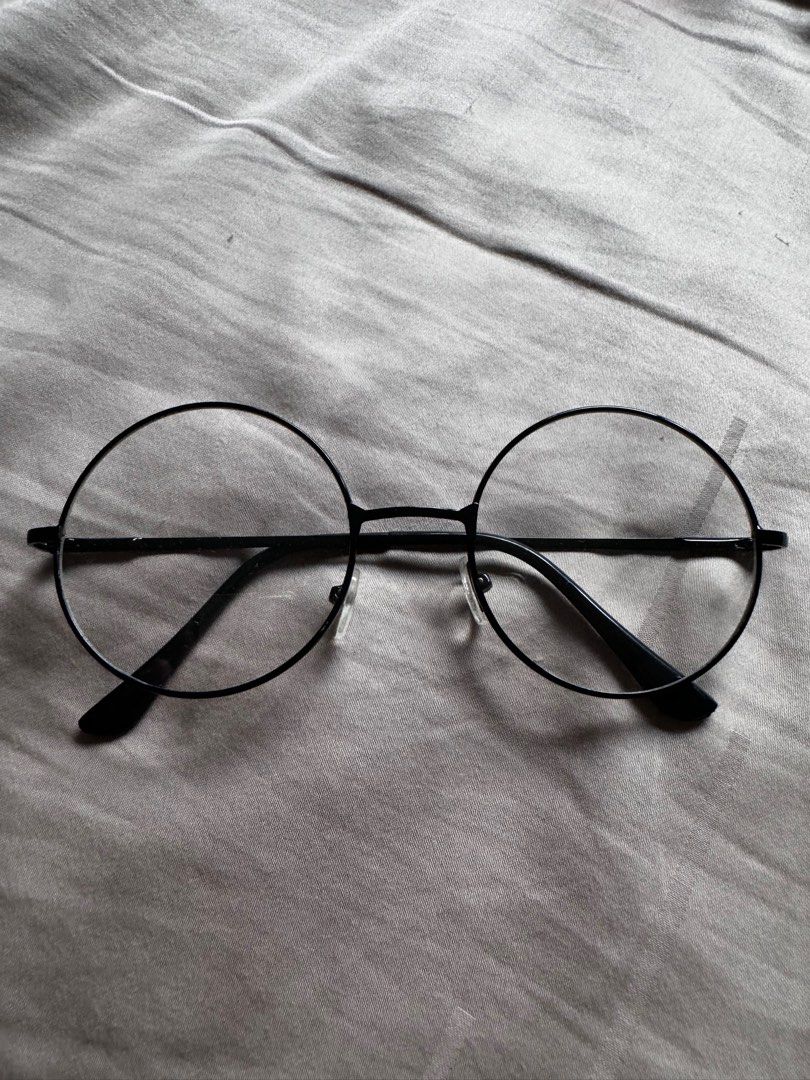 Spectacles frame (Category: Sunglasses & Eyewear) located in Singapore. Submitted by smolljbean (Listing ID 1365497913, Image 4). Description: wts Spectacle / Glasses Frame (no degree lens) 1 for $1 meetup ONLY at Ubi mrt mailing $2 .