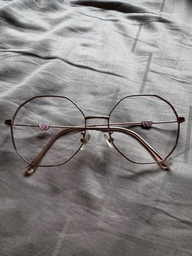 Spectacles frame (Category: Sunglasses & Eyewear) located in Singapore. Submitted by smolljbean (Listing ID 1365497913, Image 2). Description: wts Spectacle / Glasses Frame (no degree lens) 1 for $1 meetup ONLY at Ubi mrt mailing $2 .