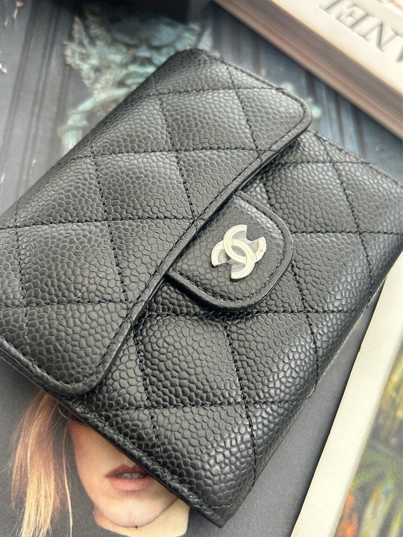 Trifold wallet shw micro (Category: Luxury Bags & Wallets) located in Quezon City. Submitted by luxuryamethystph (Listing ID 1365520018, Image 3). Description: Trifold wallet shw micro GXK84LU2 small .