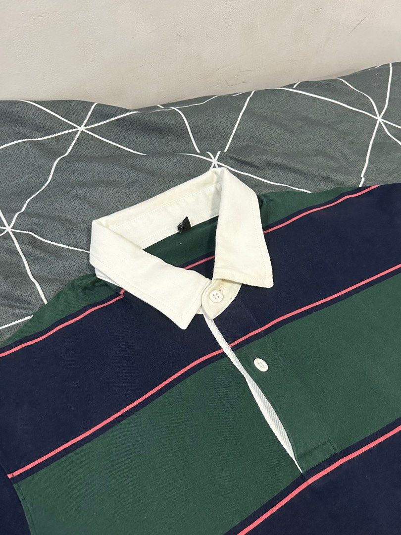 UNIQLO RUGGER POLO SHIRT (Category: Tshirts & Polo Shirts ) located in Navotas City. Submitted by darbysagon (Listing ID 1365631216, Image 3). Description: UNIQLO RUGGER POLO SHIRT - medium - 27”x20” - used once/excellent condition - no issue.