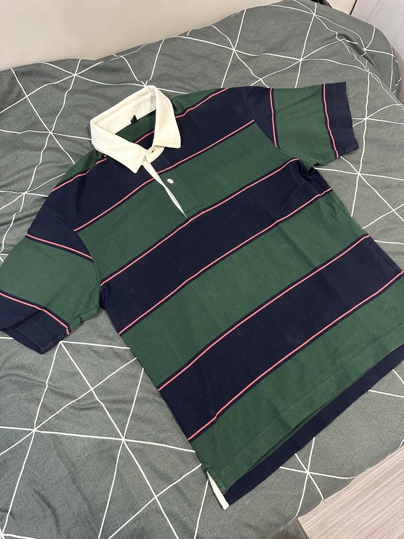 UNIQLO RUGGER POLO SHIRT (Category: Tshirts & Polo Shirts ) located in Navotas City. Submitted by darbysagon (Listing ID 1365631216, Image 2). Description: UNIQLO RUGGER POLO SHIRT - medium - 27”x20” - used once/excellent condition - no issue.